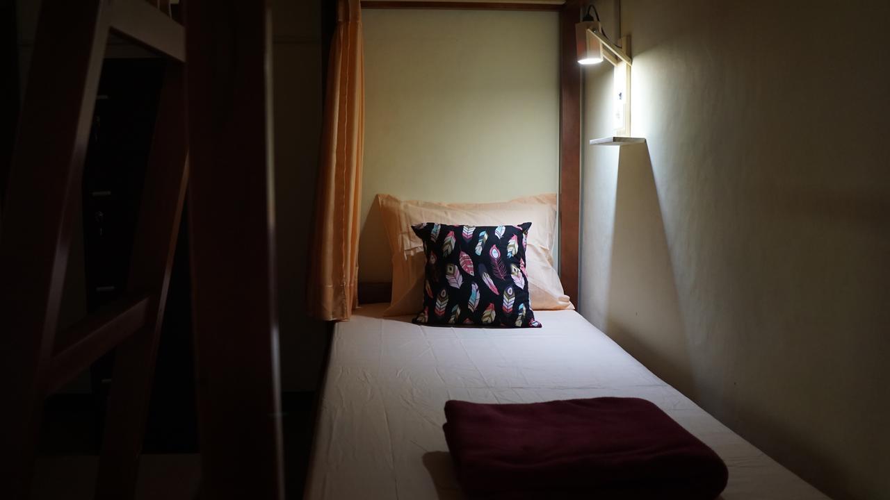 The Sleepingroom Hostel Yogyakarta Exterior photo